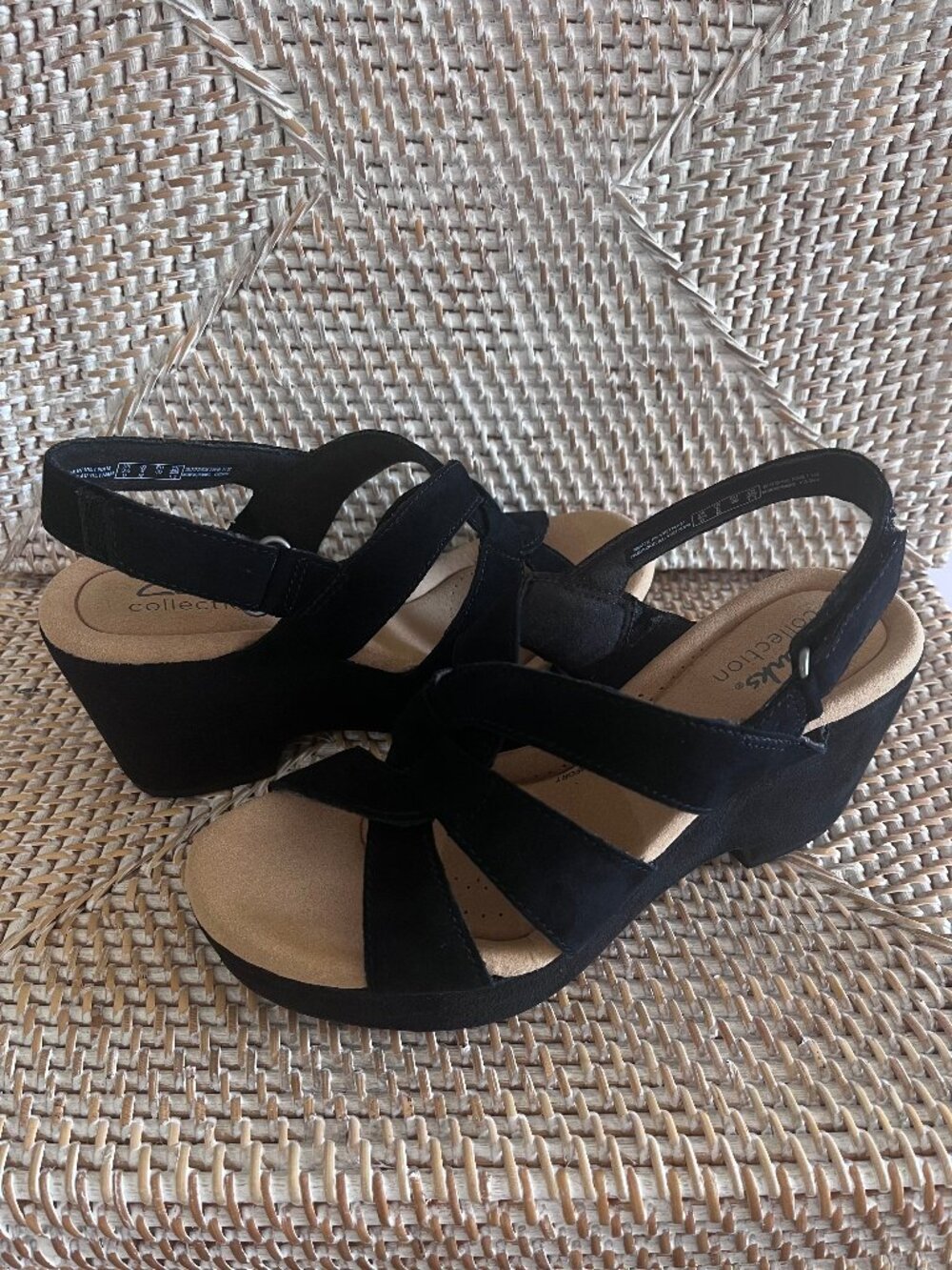 Clarks Collection Giselle Beach Black/Black Suede Wedge Platform Sandal 6 - Picture 2 of 14